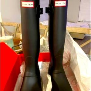 Brand new never used hunter rain boots size 10